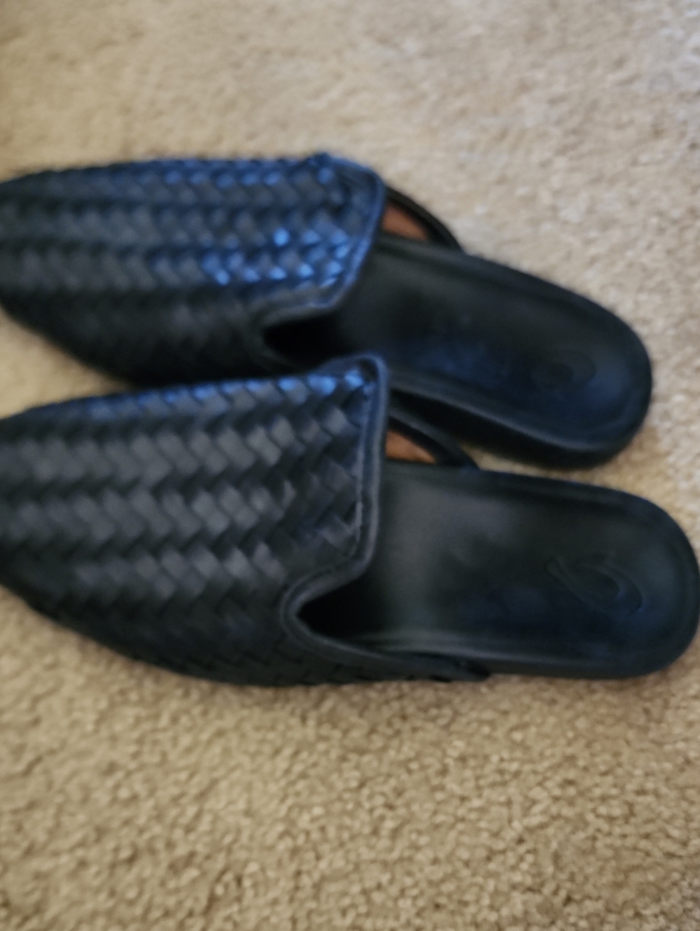 Olukia Mii mule slides black leather size 8.5